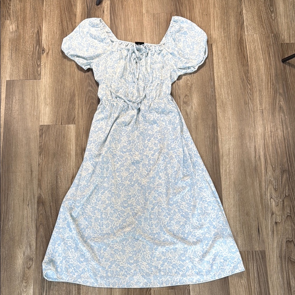 Women's Medium Dress Blue Ivory 100% Polyester Feminine Vintage Farmhouse Chic